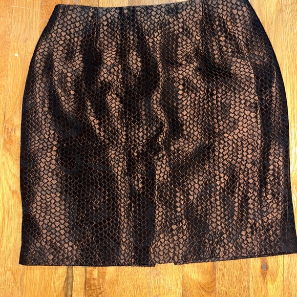 Kay Unger Metallic Bronze Snake-Print Mini Skirt - Picture 6 of 8